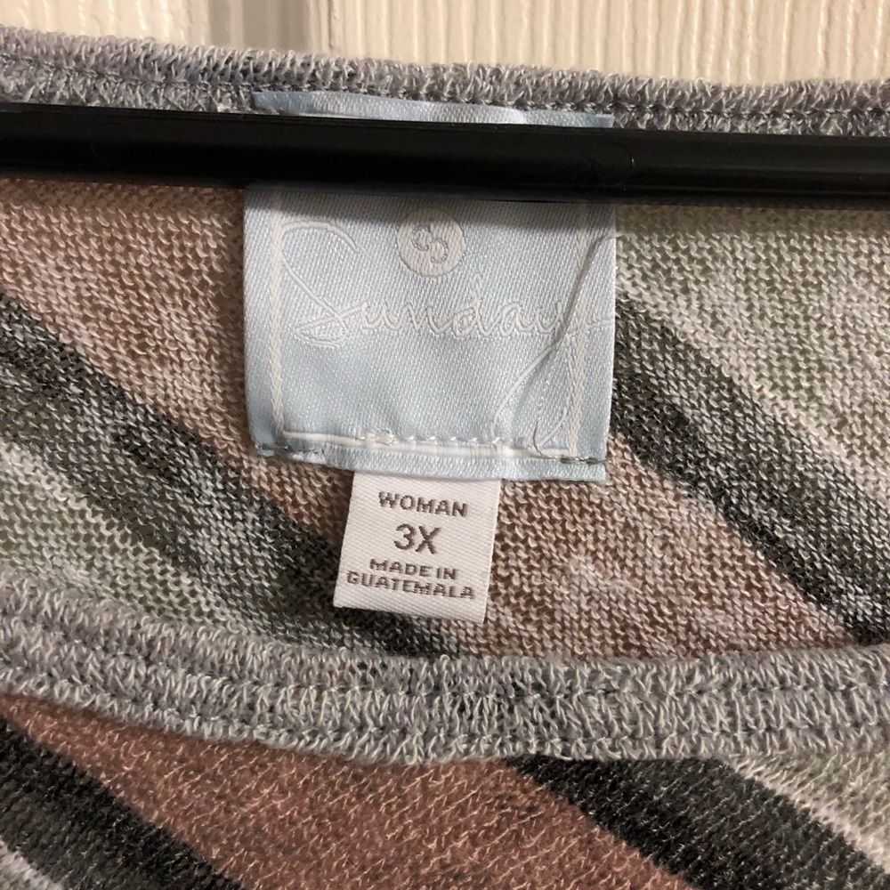 Top - Picture 3 of 3